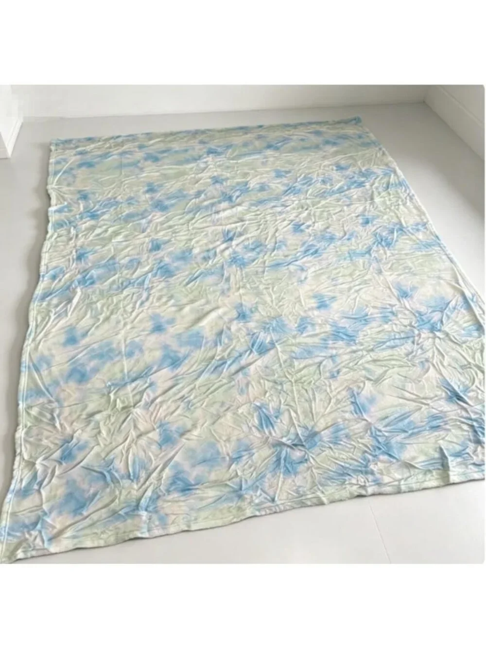 Soft Tie-Dye Fleece Blanket, 58